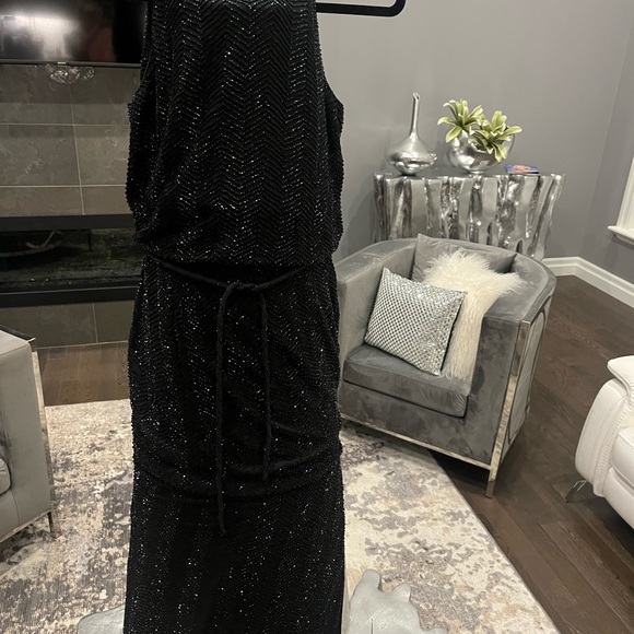 COPY - A simple Grecian style fully beaded jet black gala gown by VICTORIA size… - Picture 16 of 17
